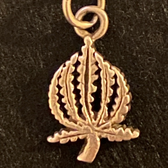 Vintage Sterling Silver Leaf Pendant - Picture 2 of 4